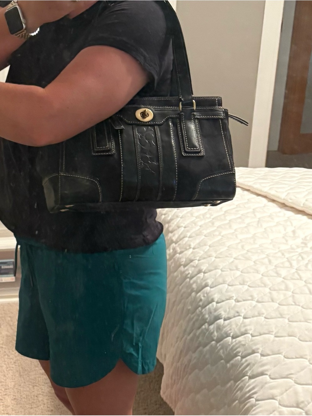 Coach Hampton Signature Strap Satchel Bag in Black with gold hardware & turn - Picture 16 of 16